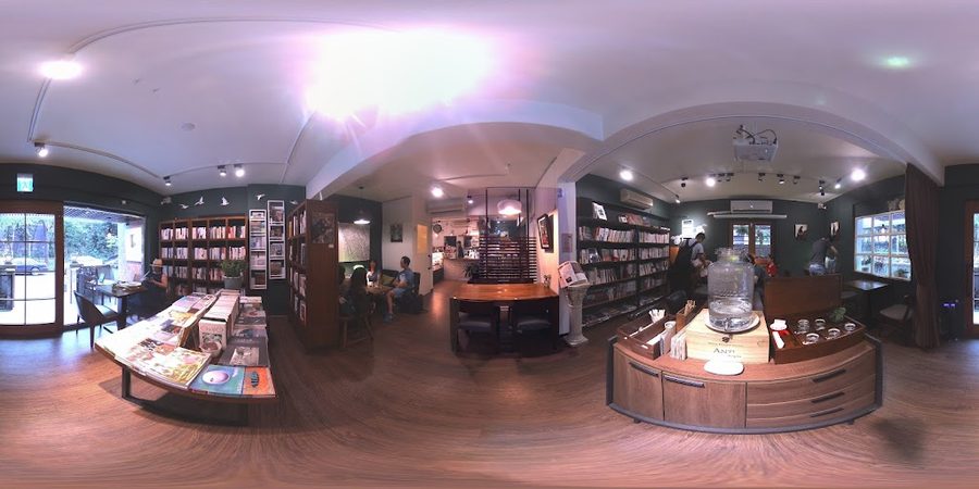 Editor Books & Cafe