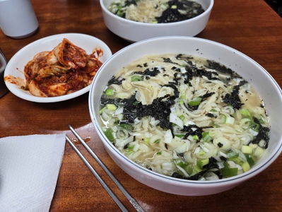 青松手刀削麵