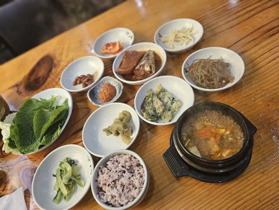 Tteurak Ssam Specialty Store