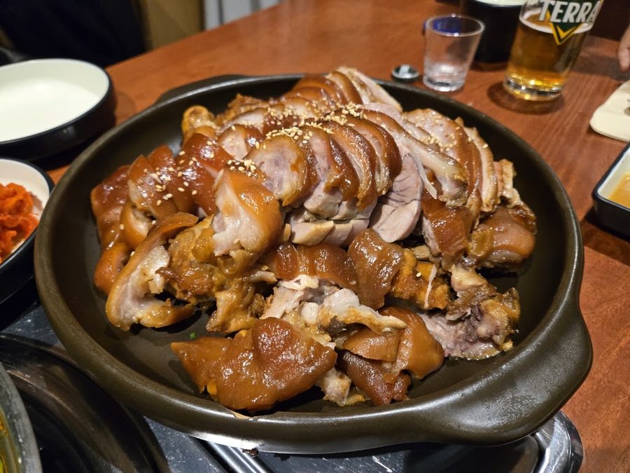 Jokbal Yasi Jang & Mucheong Gamjatang Seoul Station Branch