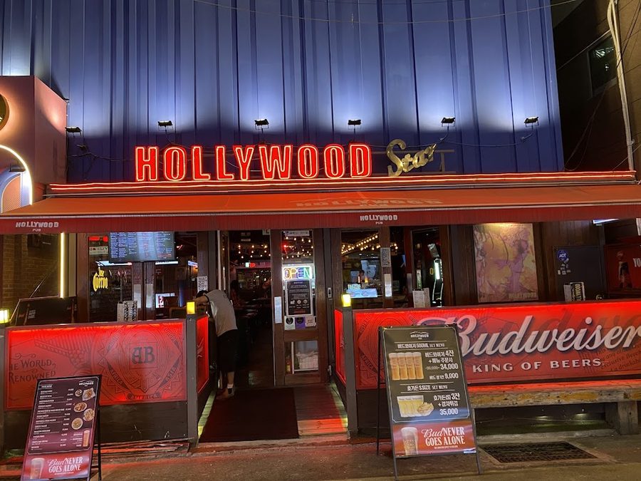 HOLLYWOOD Star