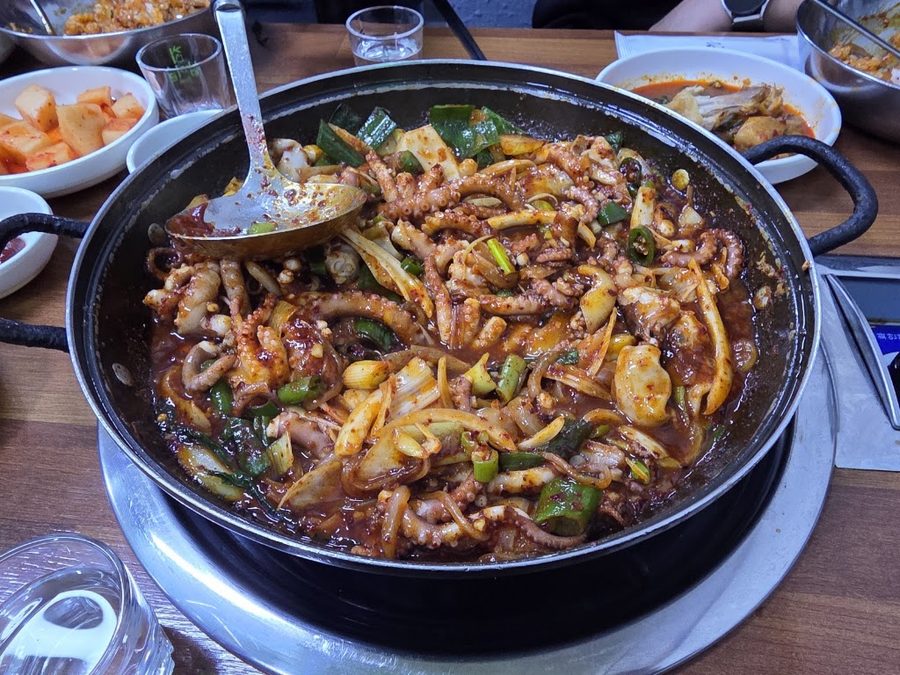 Hyeongje Wonjo Dak Altang