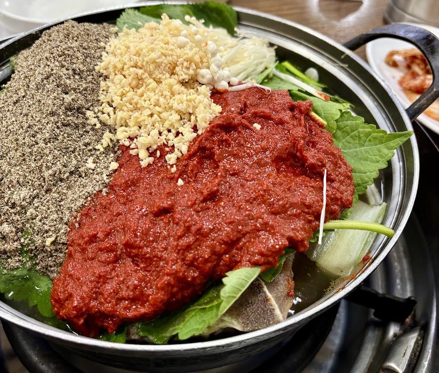 Somunnan Gamjatang Bbyeo Haejang-guk