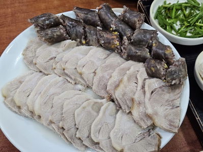 Jangsuchon 24si Sundae Dwaeji Gukbap Beomil Branch