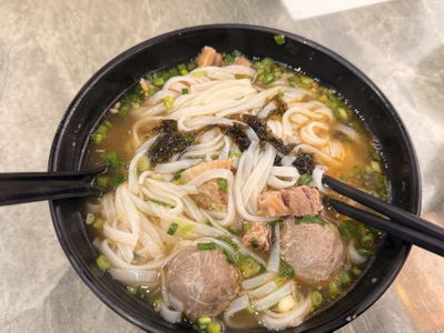 潮發牛什粉麵