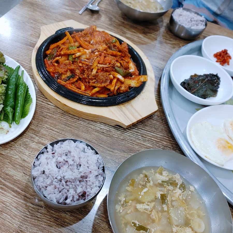 Meokgeori Sikdang