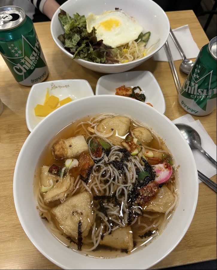 Myeongdong Halmeoni Guksu City Hall Branch