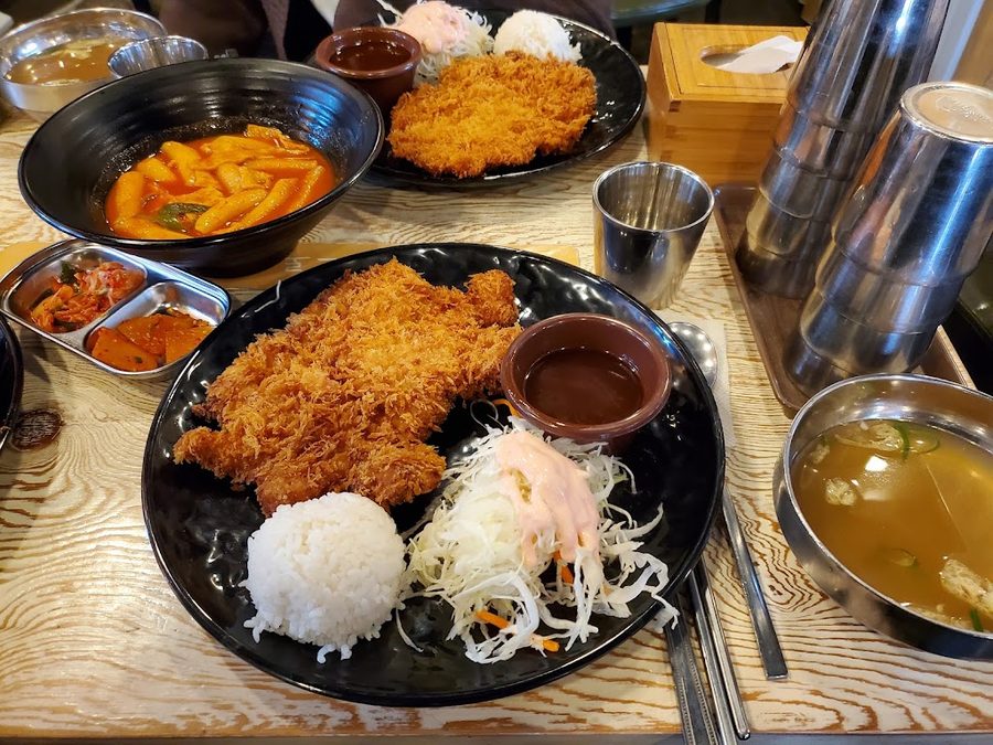 Gildong Udon & Tonkatsu Seongsu