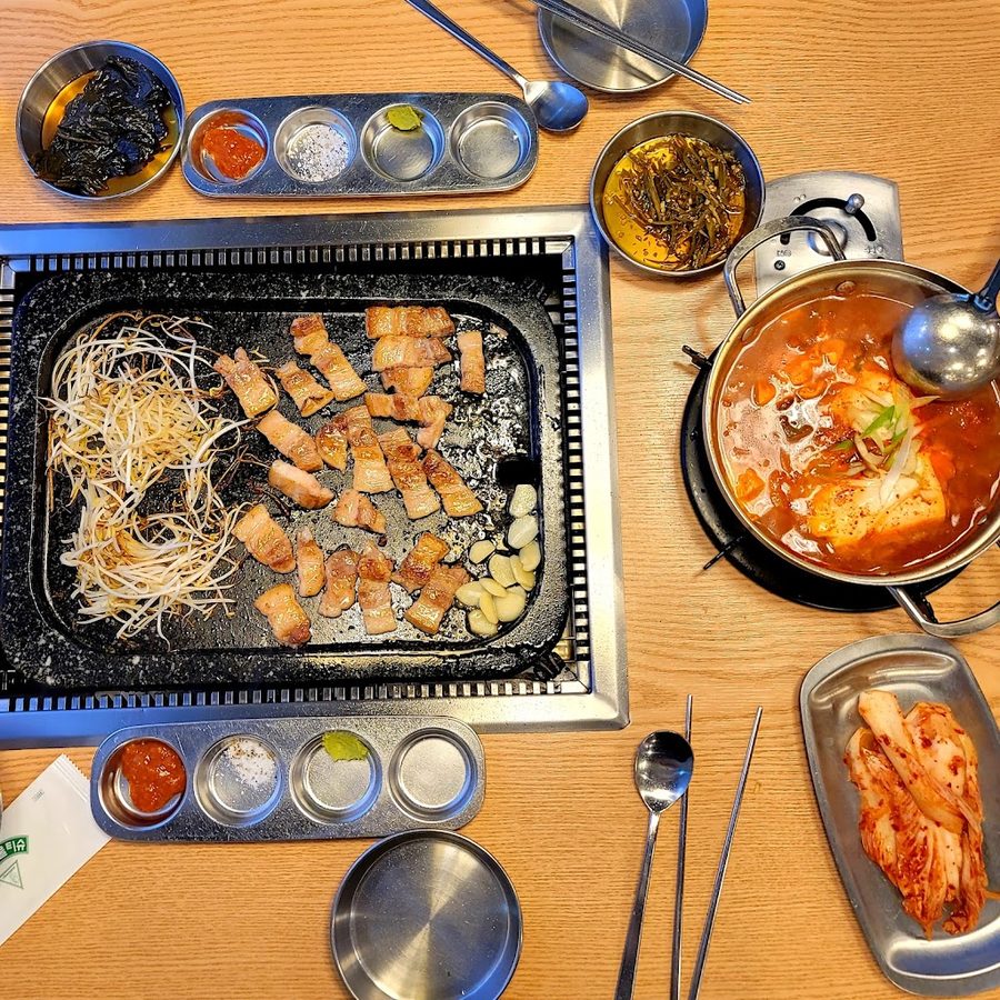 Doldamgil Samgyeopsal