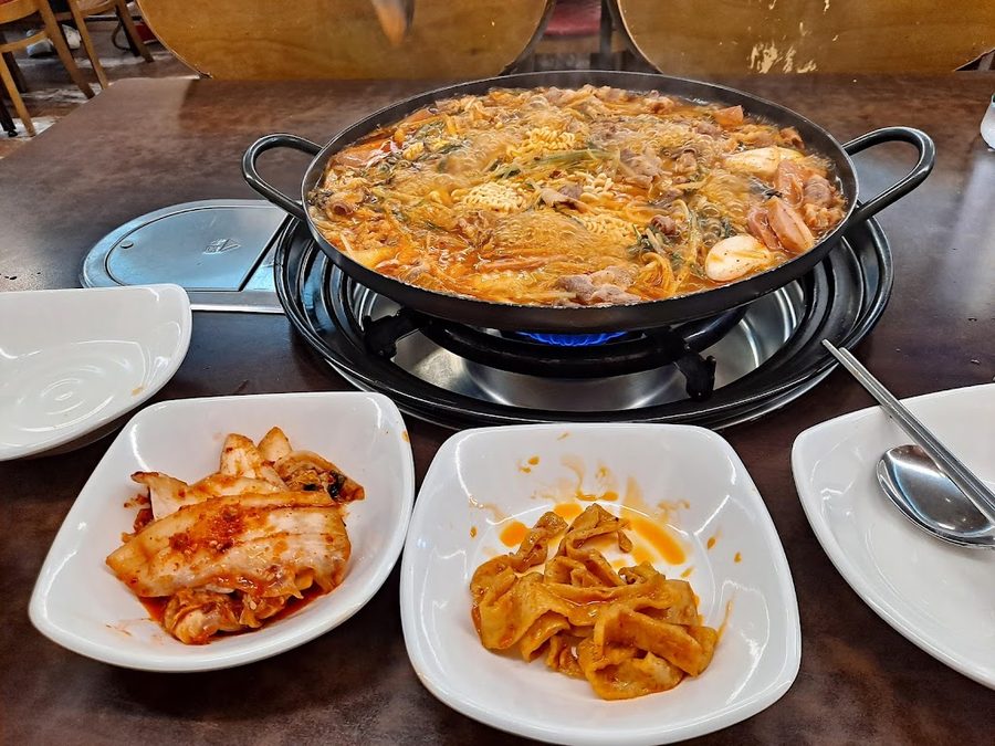 Sinuiju Budae Jjigae Bangi-dong Branch