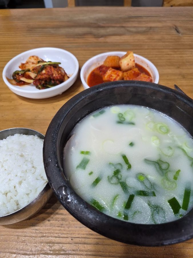 Sinchon Seolleongtang Mannyeon Branch