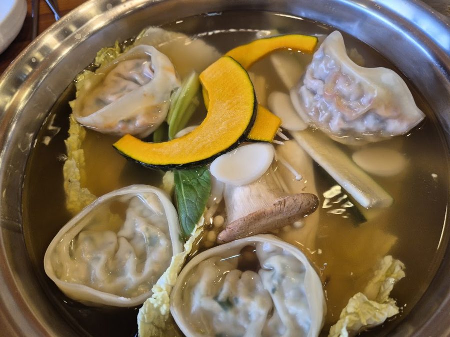 Gaeseong Son Mandu Yori Jeonmunjeom Ganseok Branch