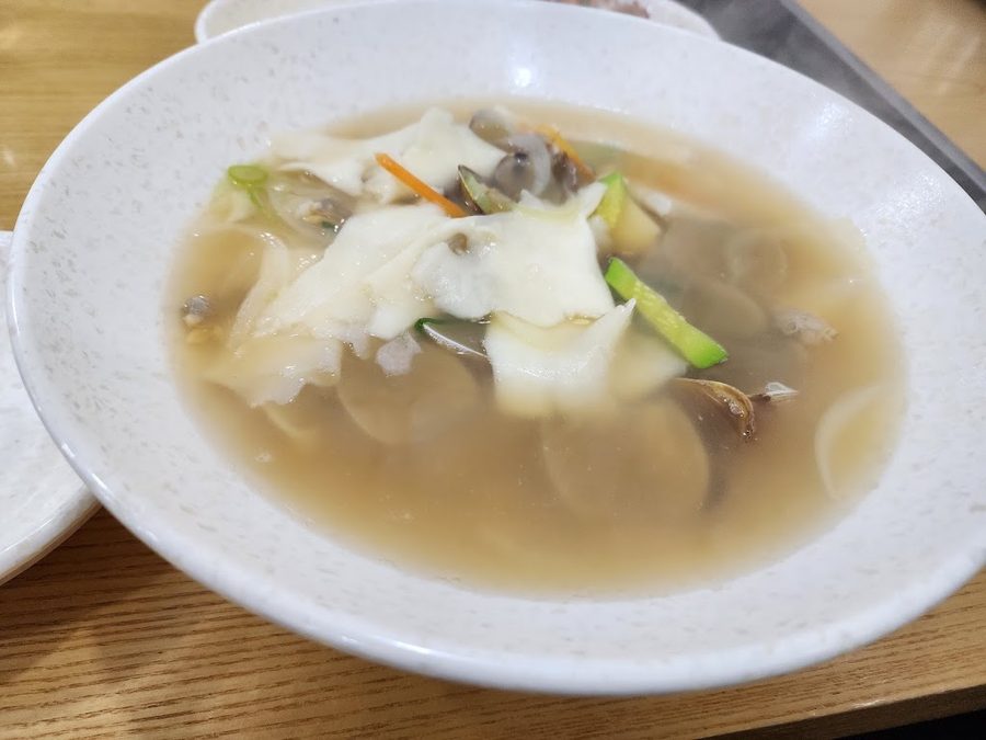 Manson Mandu Son Kalguksu