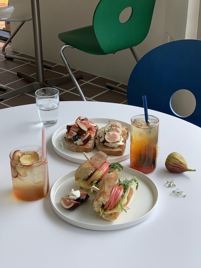C.C.C. - cafe curve corner
