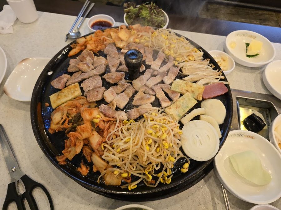Gohyang Sotdanji Samgyeopsal Daeryu Branch
