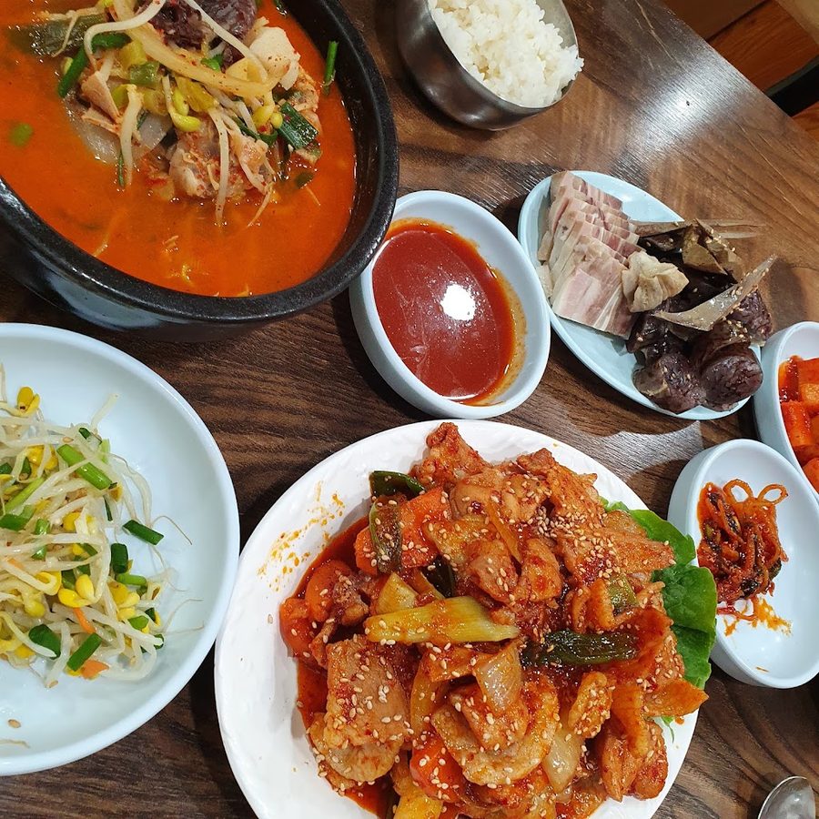 Namdo Meokgeori Bang