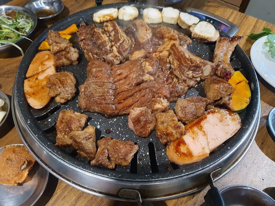 Choryang Dwaeji Galbi Alley