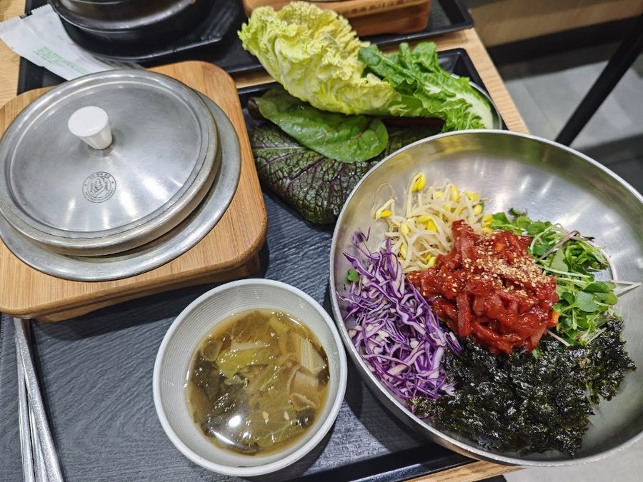 Chaeseondang Haengbok Gamasotbap