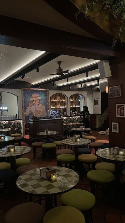 Molly Bar