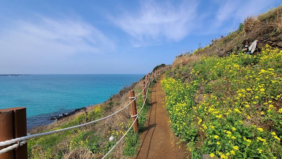 Seoubong Trail