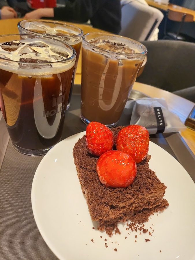 Hollys Hongjecheon Branch