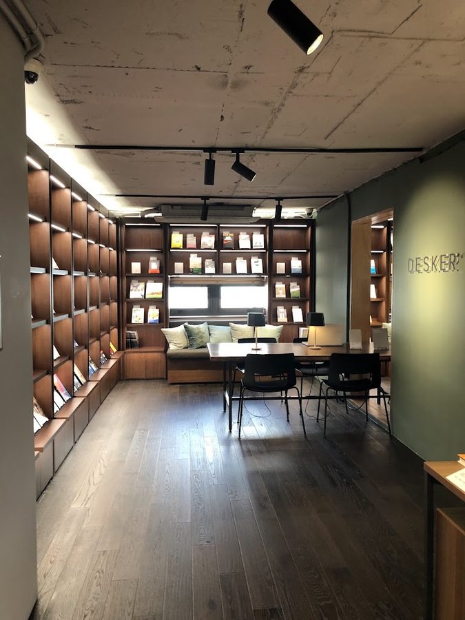Desker Signature Store