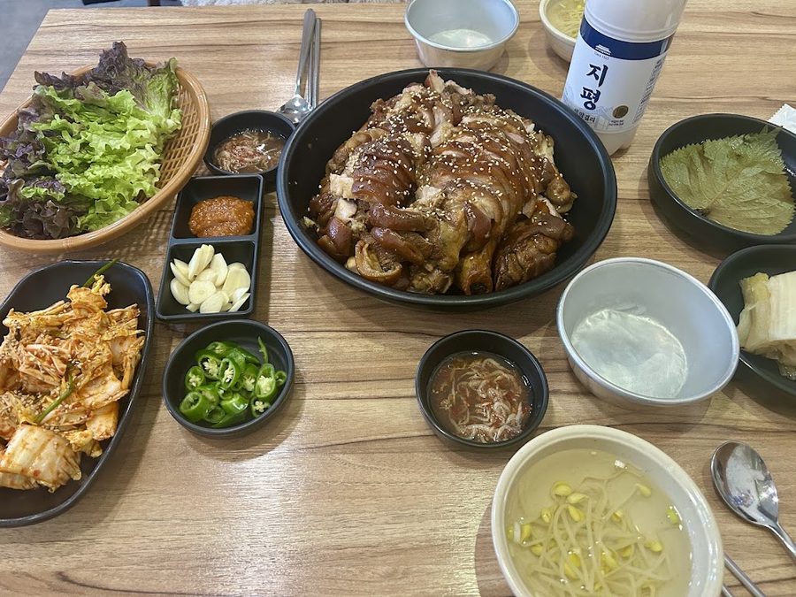 Johyang Jokbal
