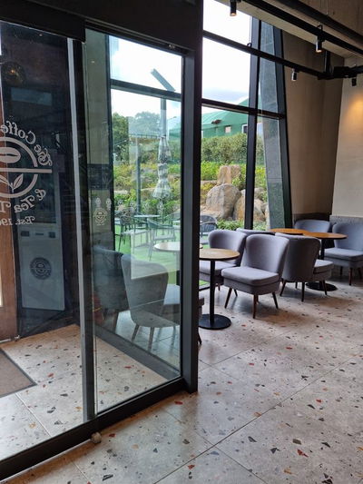 The Coffee Bean & Tea Leaf