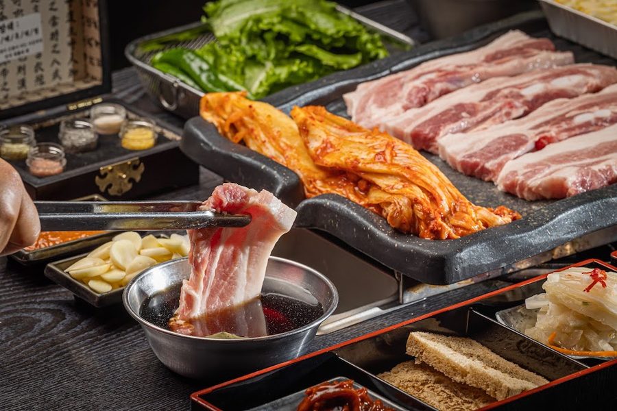 Royal Saenggogi