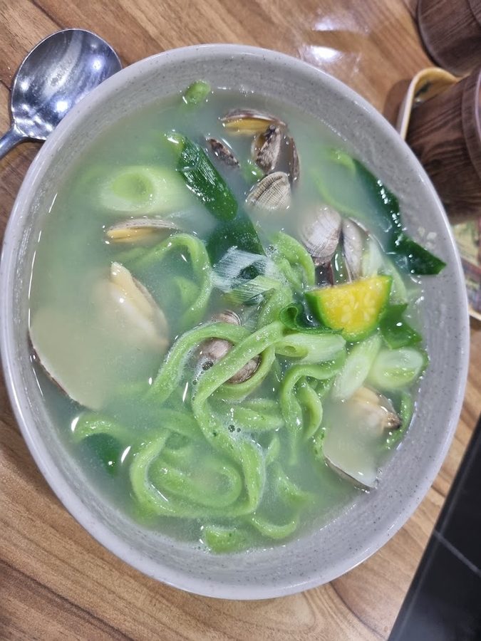 Deulkkae Kalguksu Hanbang Bossam