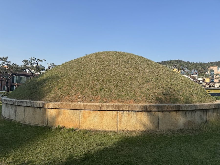 Gyeongju Yonggang-dong Tomb