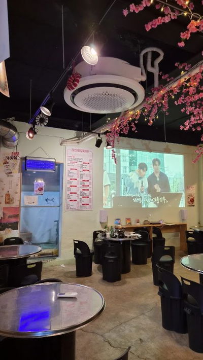 黑輪村布帳馬車本店