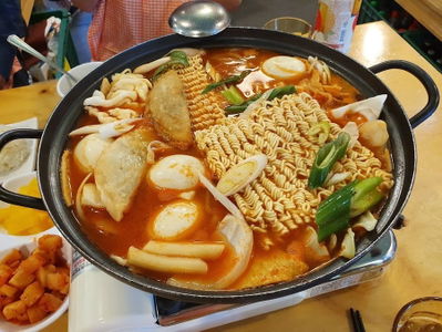 Gangnam Yetnal Donkatsu Jikseok Tteokbokki