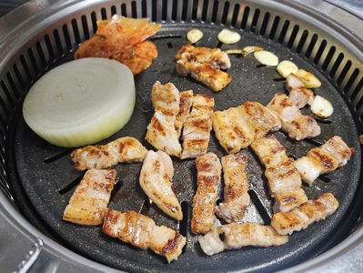 現代肉店食堂