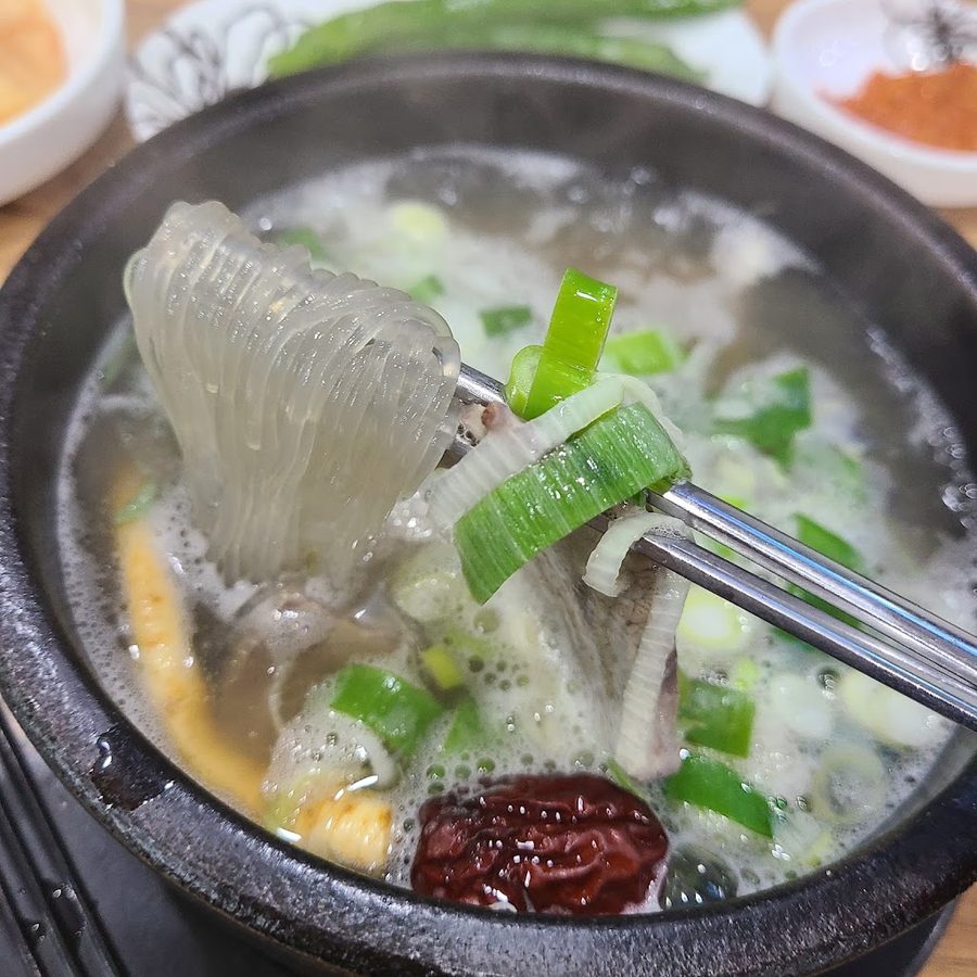 Hanwoojin Gomtang Main Branch