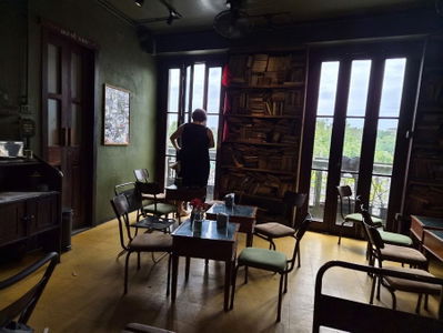 Cong Cafe – Cau Go