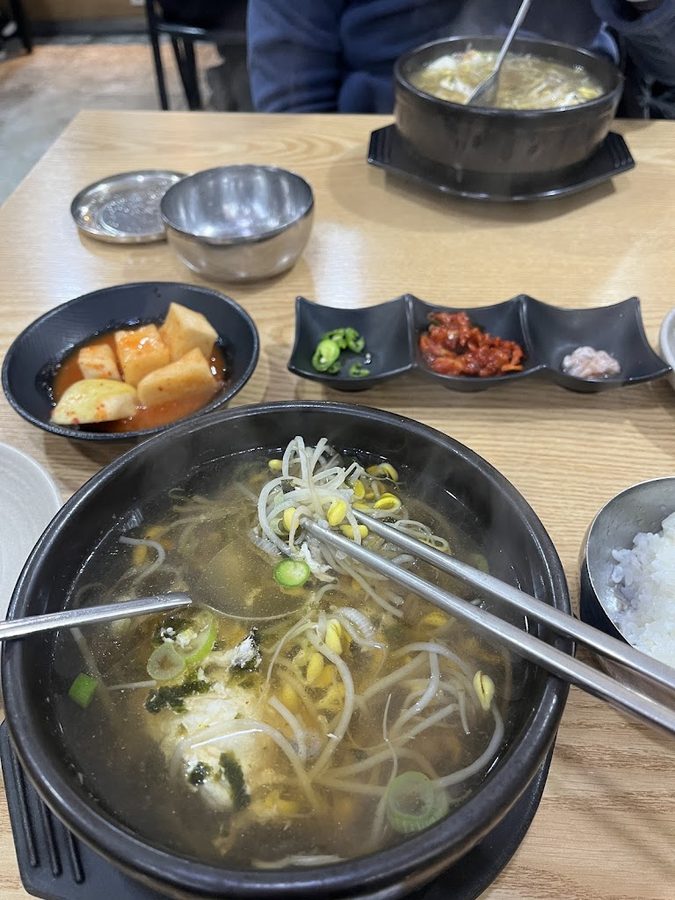 Jingawon Kongnamul Gukbap & Muksabal