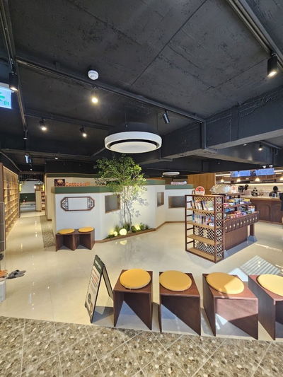 Manhwa Cafe Cattoon Seongsu Station Branch