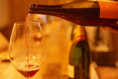 DAMIAN -Wine Snack-
