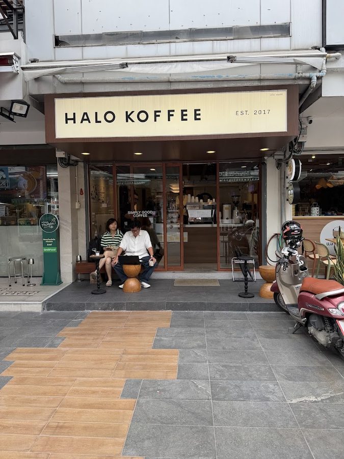 HALO Koffee , Sukhumvit 33/1 (Japan Town)