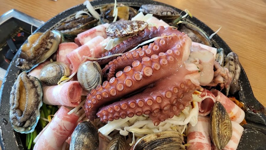 浪漫鯨魚生魚片店