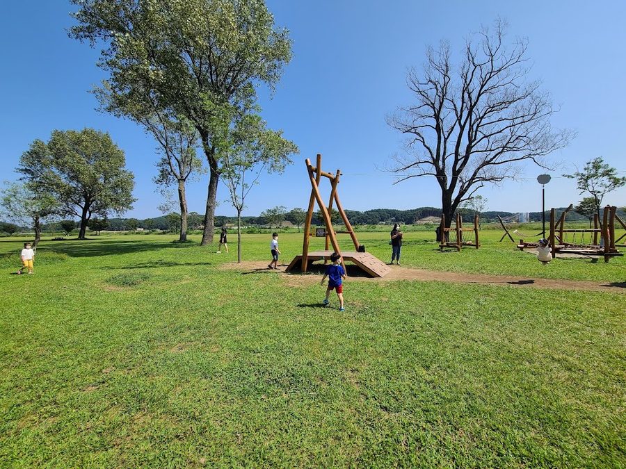 Yangyang Songi Sculpture Park