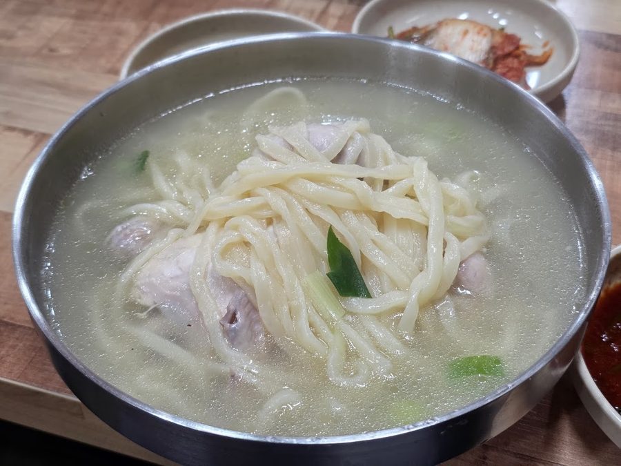 Ureomni Dak Hanmari Kalguksu