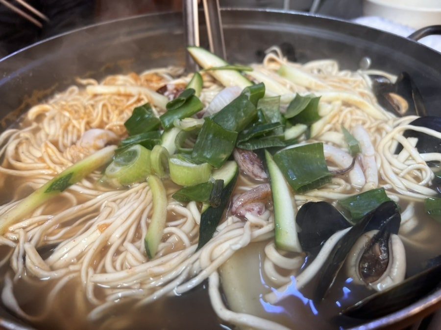 Dongwon Seop Haemul Kalguksu