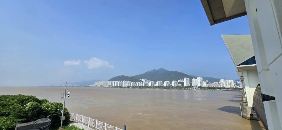 낙동강하굿둑 생태조류관찰대