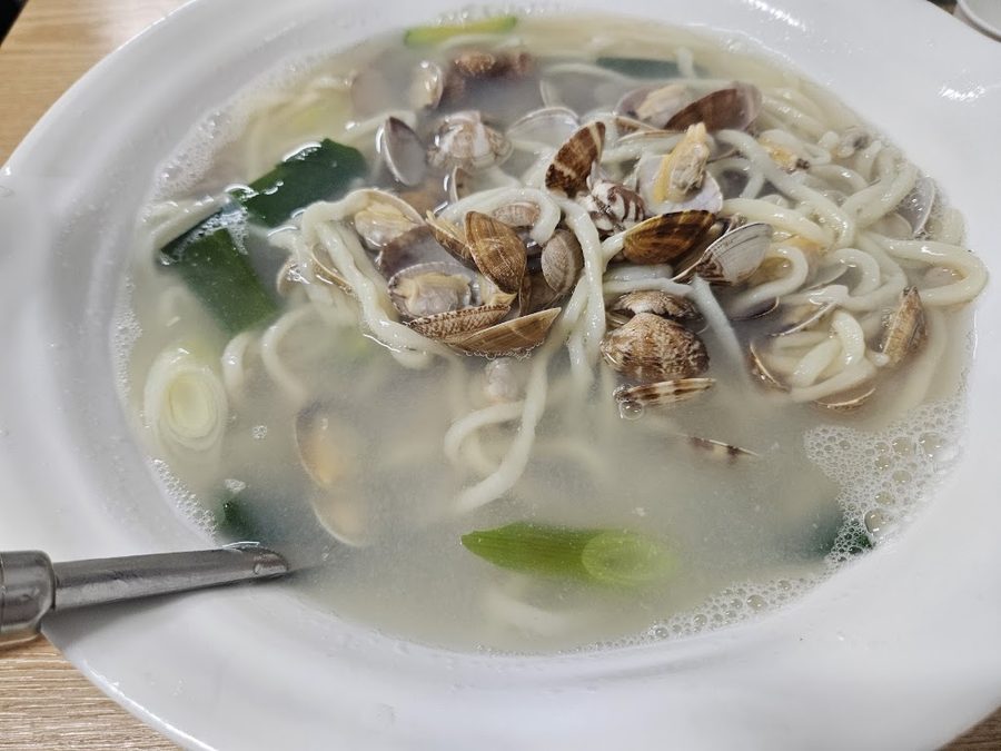 Jeuksok Bajirak Son Kalguksu