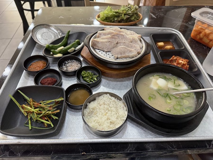 Aju Dwaeji Gukbap