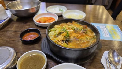 YG Food Sinchon Gamjatang Haemul Ppeojjim