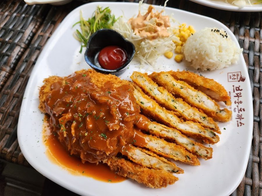 Brown Donkatsu Segok Branch