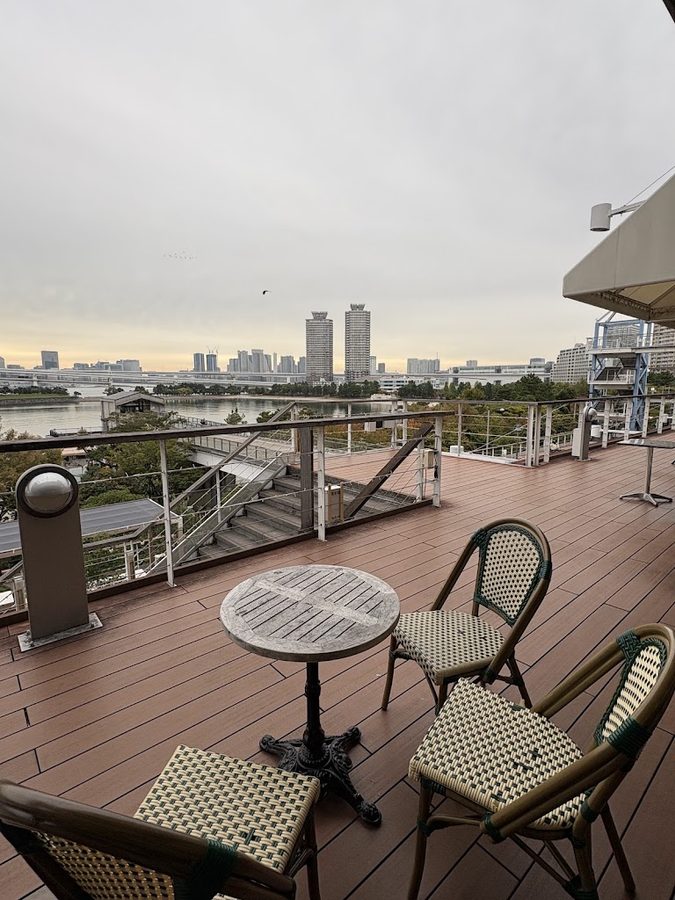 MOMI & TOY'S Odaiba DECKS Tokyo Beach